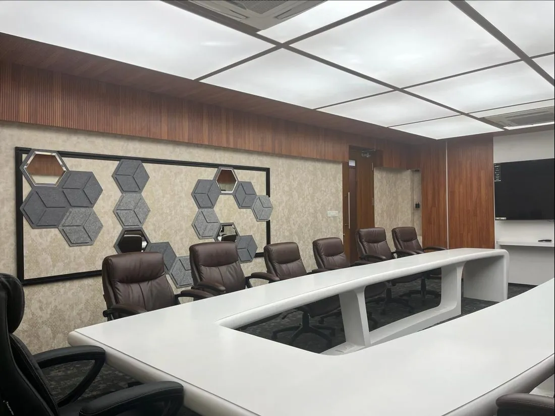 IIBS — Boardroom, completed interior (reality)